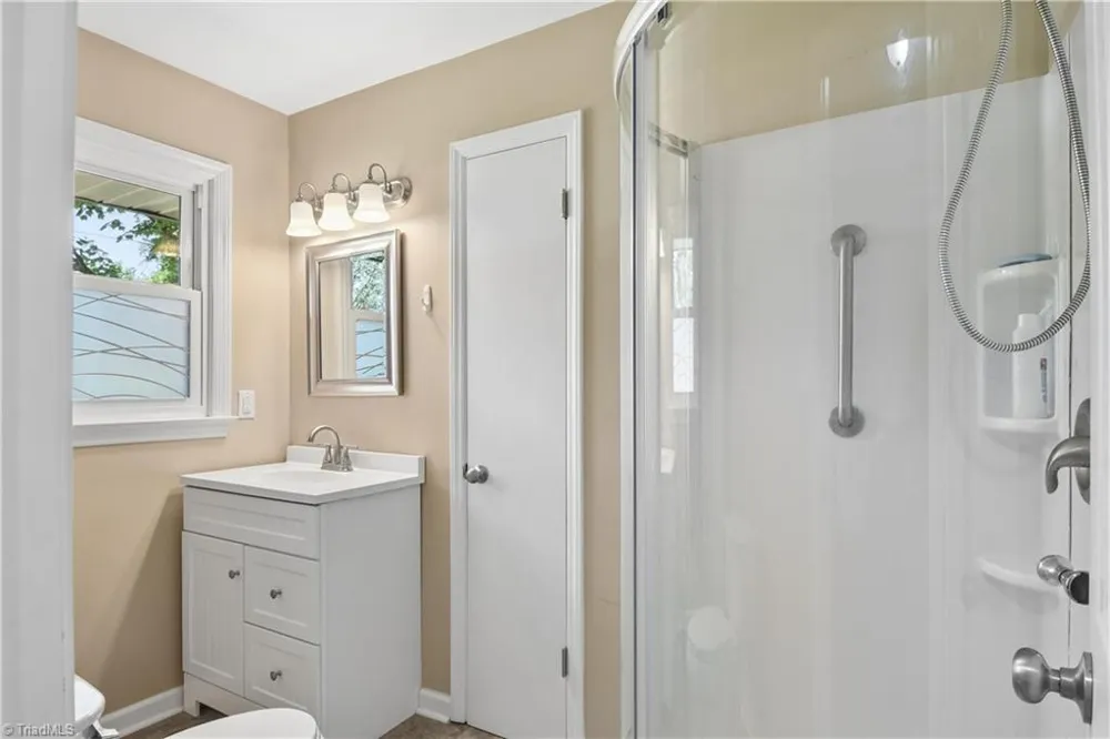1011 Duggins Street Kernersville, NC 27284