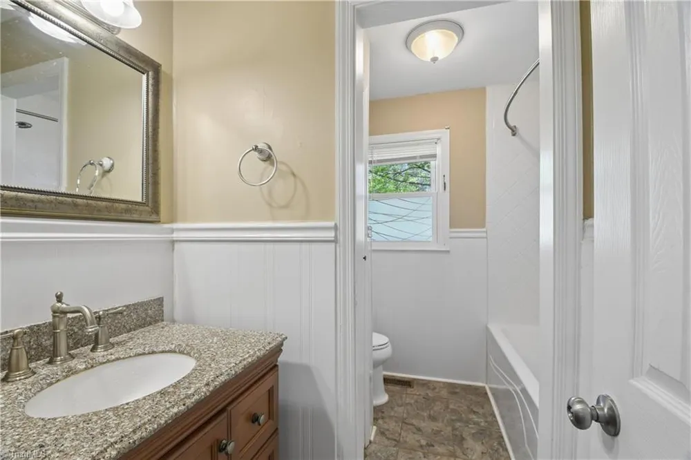 1011 Duggins Street Kernersville, NC 27284