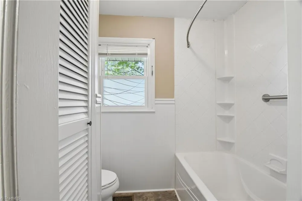 1011 Duggins Street Kernersville, NC 27284