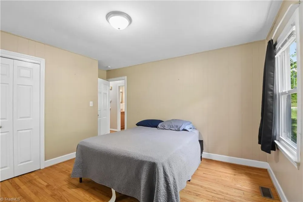 1011 Duggins Street Kernersville, NC 27284