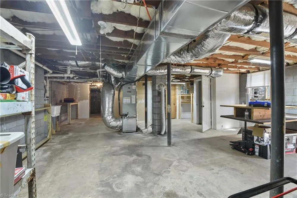1011 Duggins Street Kernersville, NC 27284