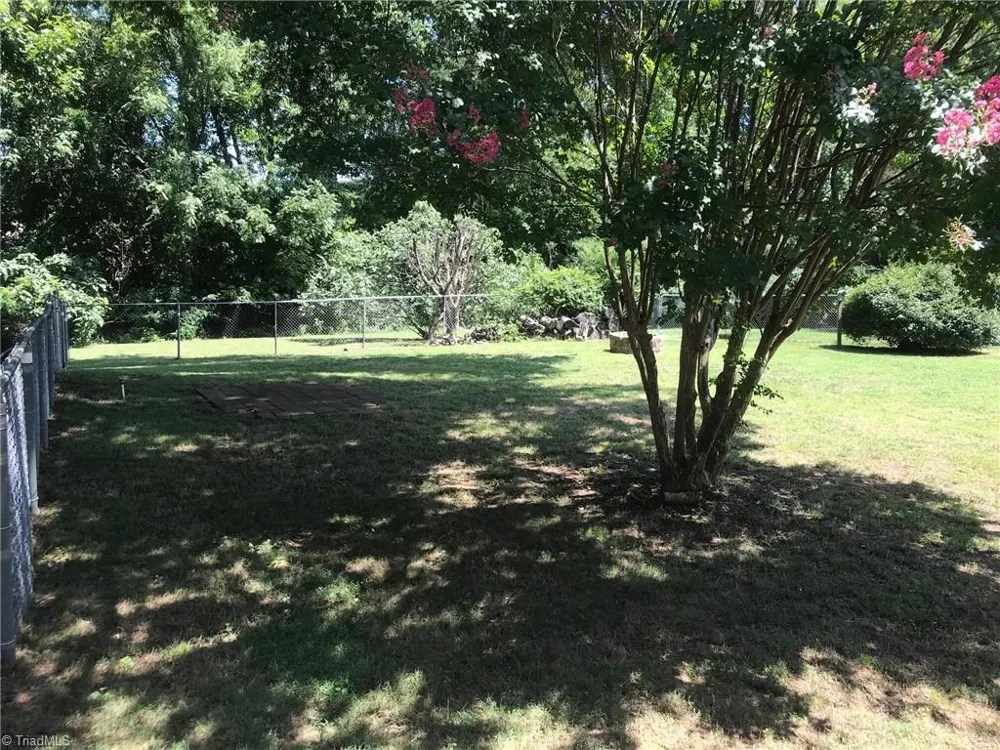 1011 Duggins Street Kernersville, NC 27284