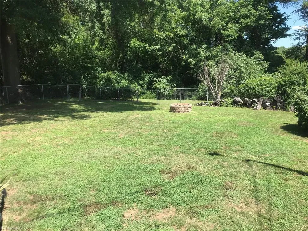 1011 Duggins Street Kernersville, NC 27284
