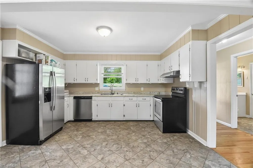 1011 Duggins Street Kernersville, NC 27284