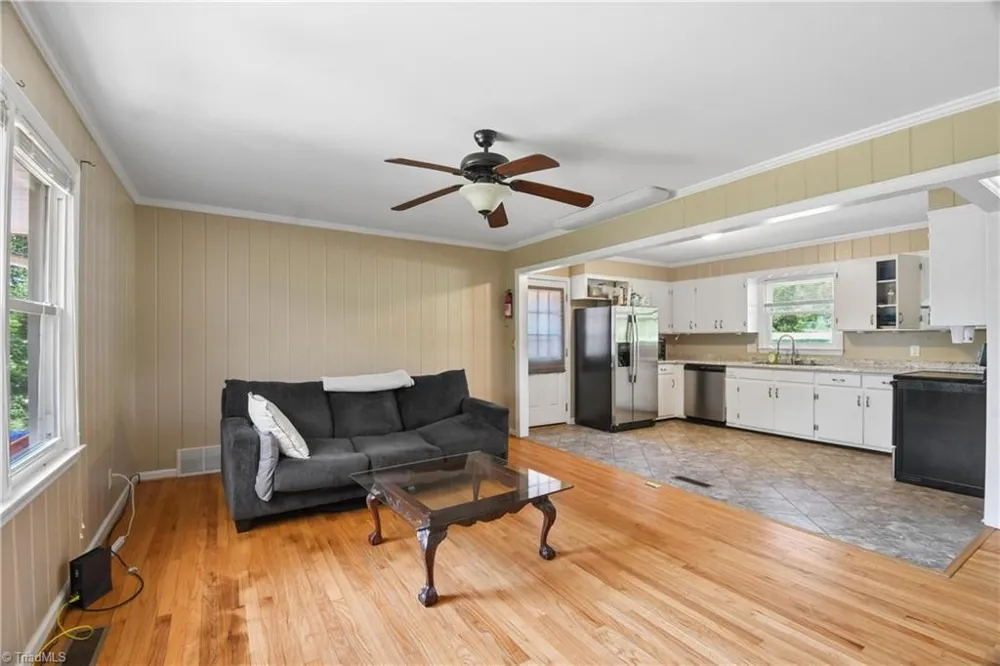 1011 Duggins Street Kernersville, NC 27284