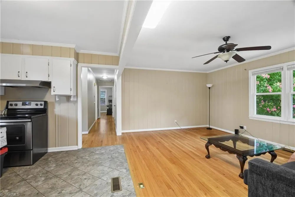 1011 Duggins Street Kernersville, NC 27284
