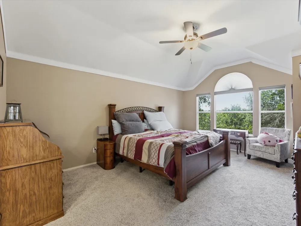 4008 Falcon Ridge Drive Haltom City, TX 76137