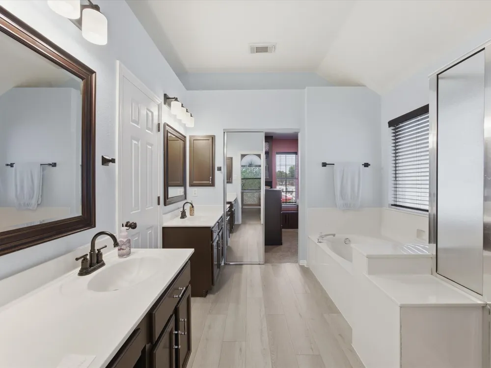 4008 Falcon Ridge Drive Haltom City, TX 76137