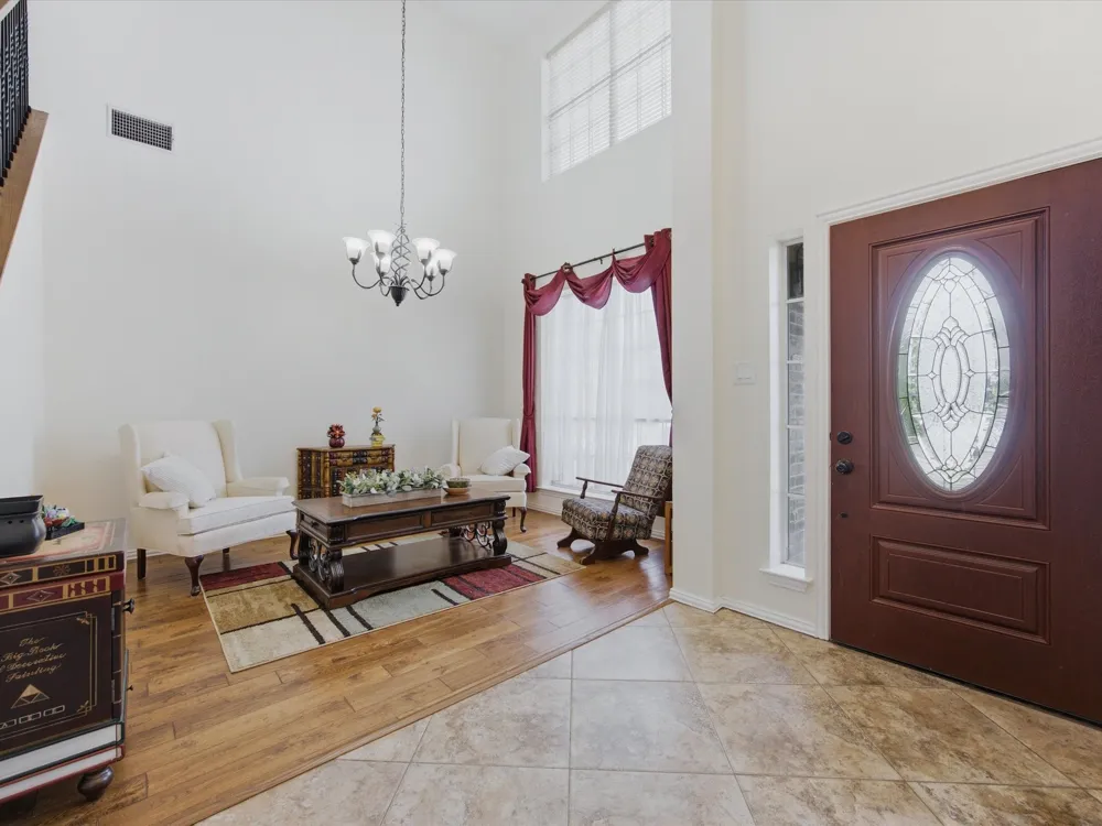 4008 Falcon Ridge Drive Haltom City, TX 76137