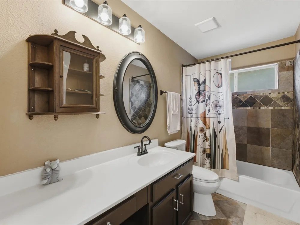 4008 Falcon Ridge Drive Haltom City, TX 76137