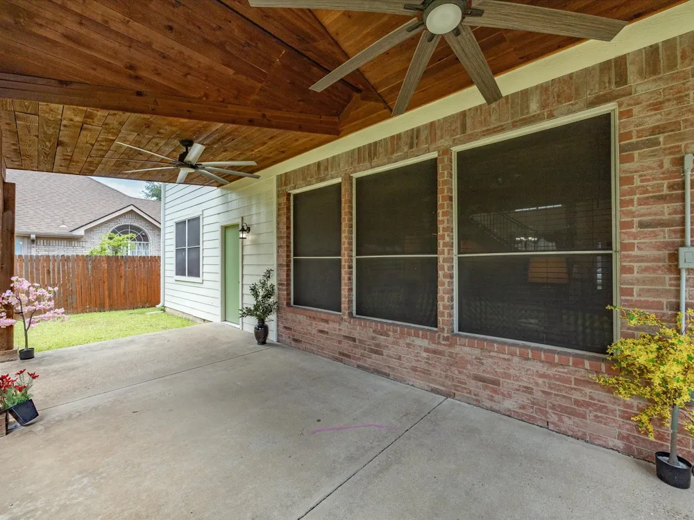 4008 Falcon Ridge Drive Haltom City, TX 76137