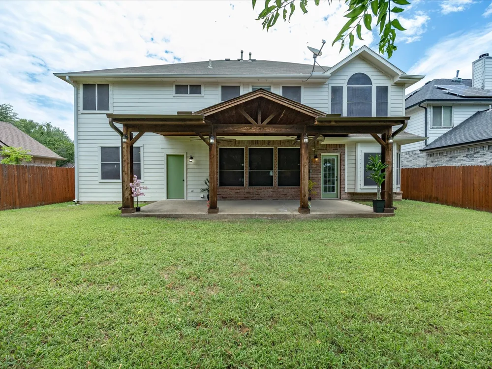 4008 Falcon Ridge Drive Haltom City, TX 76137