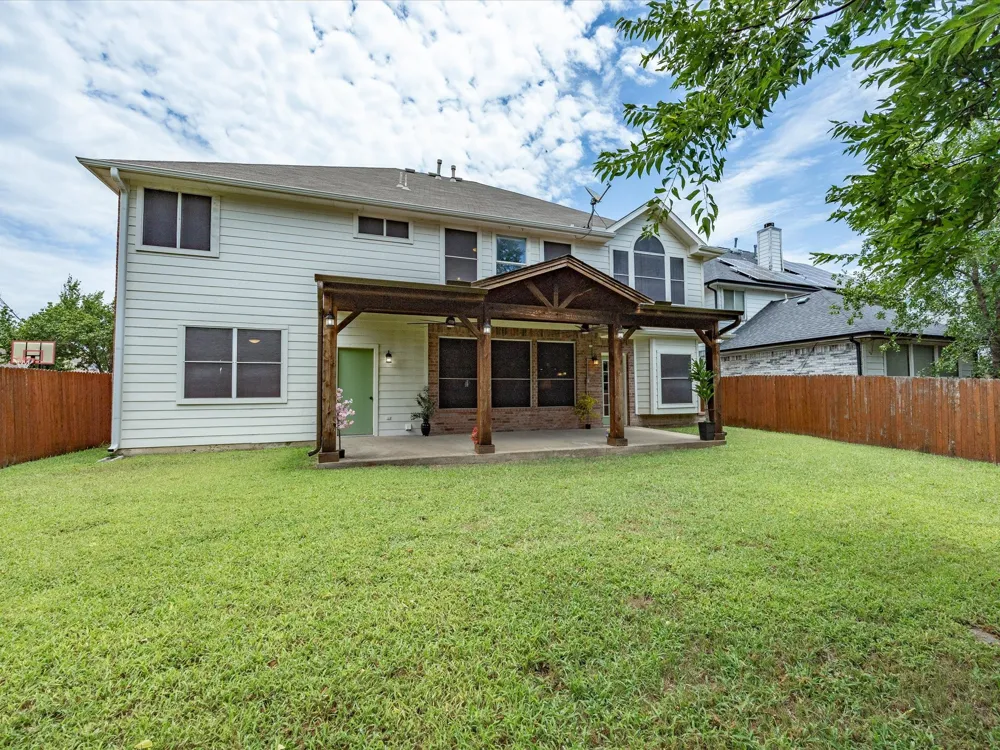 4008 Falcon Ridge Drive Haltom City, TX 76137