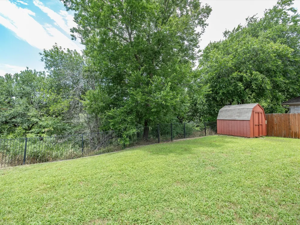 4008 Falcon Ridge Drive Haltom City, TX 76137