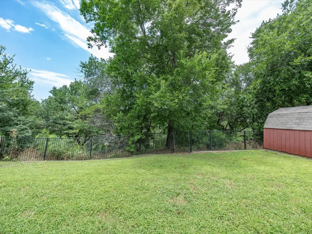 4008 Falcon Ridge Drive Haltom City, TX 76137