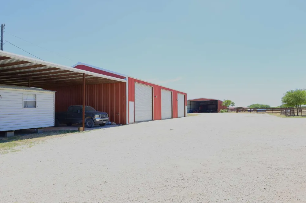 1125 County Road 230 Florence, TX 76527