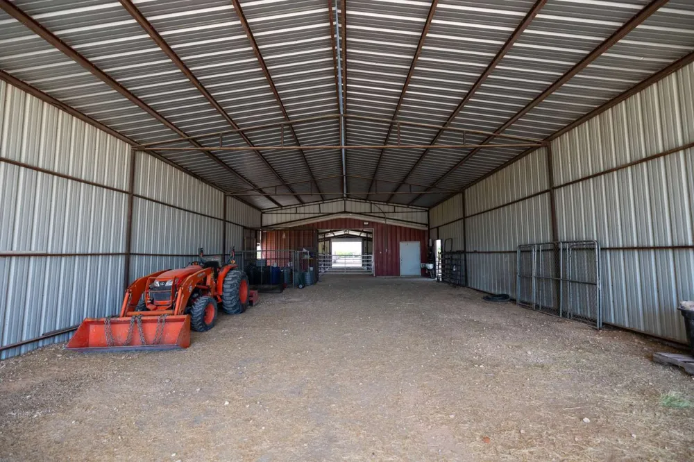 1125 County Road 230 Florence, TX 76527