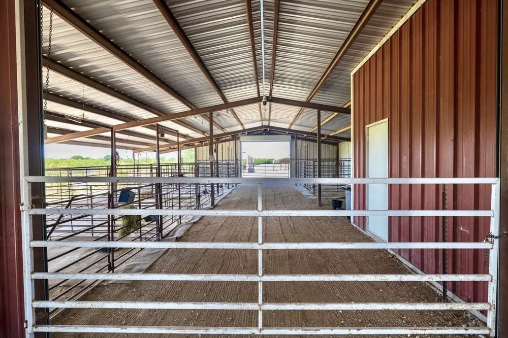1125 County Road 230 Florence, TX 76527