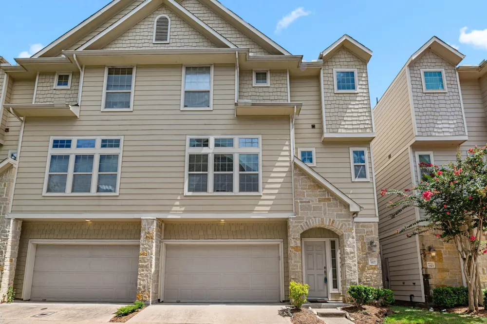 3327 Home Point Drive Houston, TX 77091