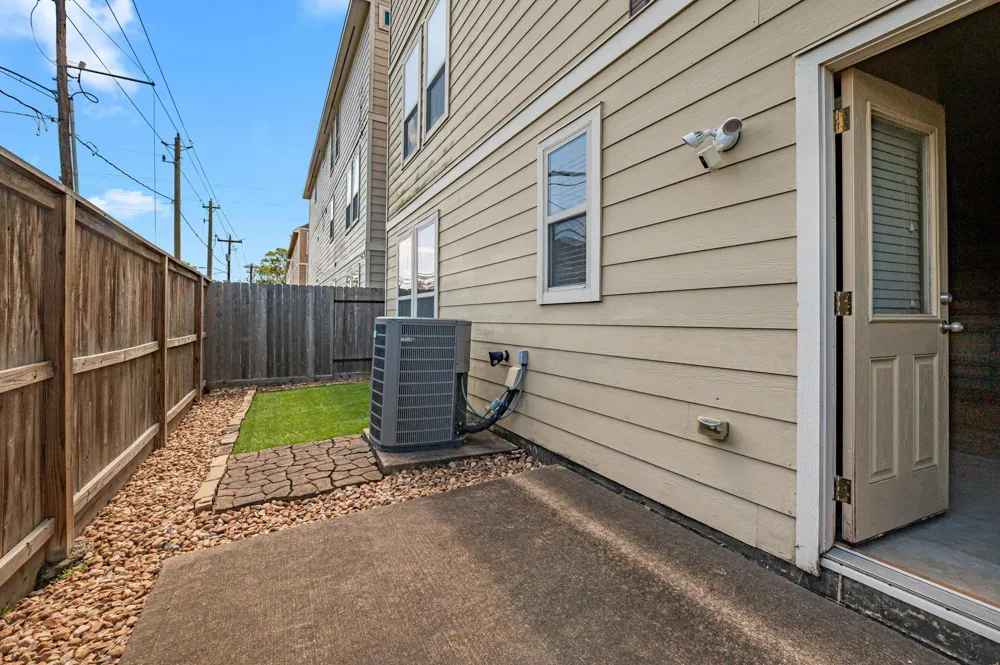 3327 Home Point Drive Houston, TX 77091