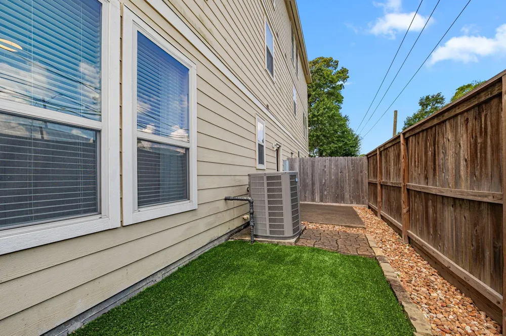 3327 Home Point Drive Houston, TX 77091