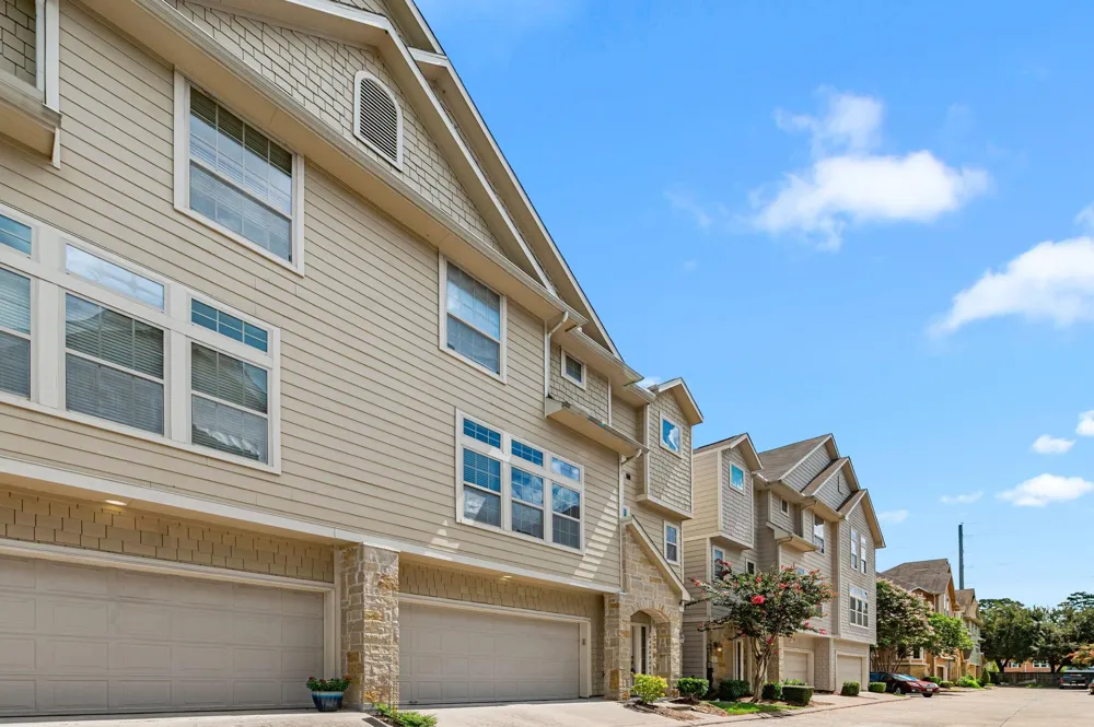 3327 Home Point Drive Houston, TX 77091