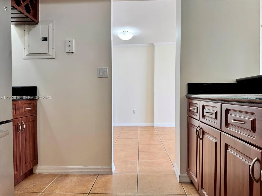 2780 NE 183rd St #2012 Aventura, FL 33160