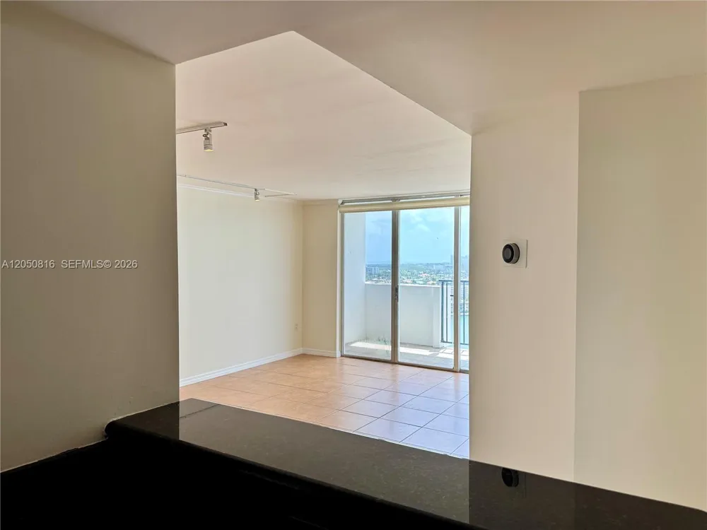 2780 NE 183rd St #2012 Aventura, FL 33160