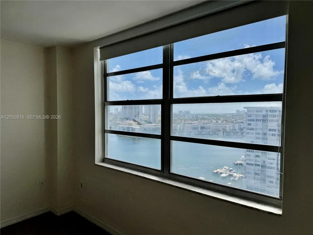 2780 NE 183rd St #2012 Aventura, FL 33160
