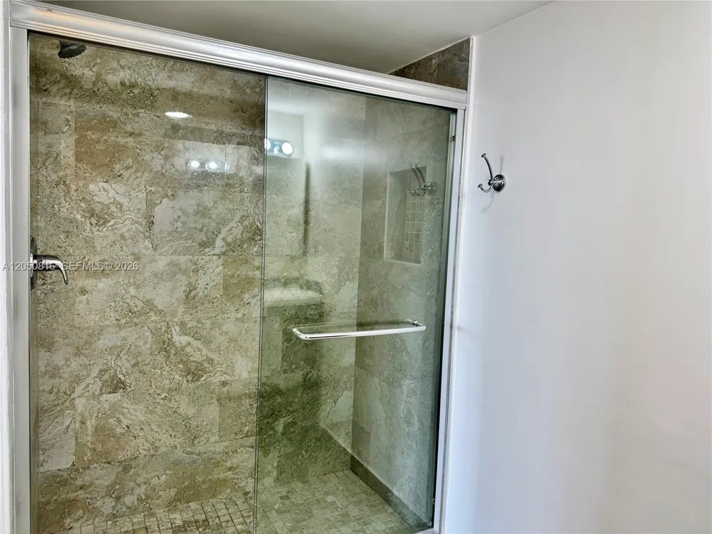 2780 NE 183rd St #2012 Aventura, FL 33160
