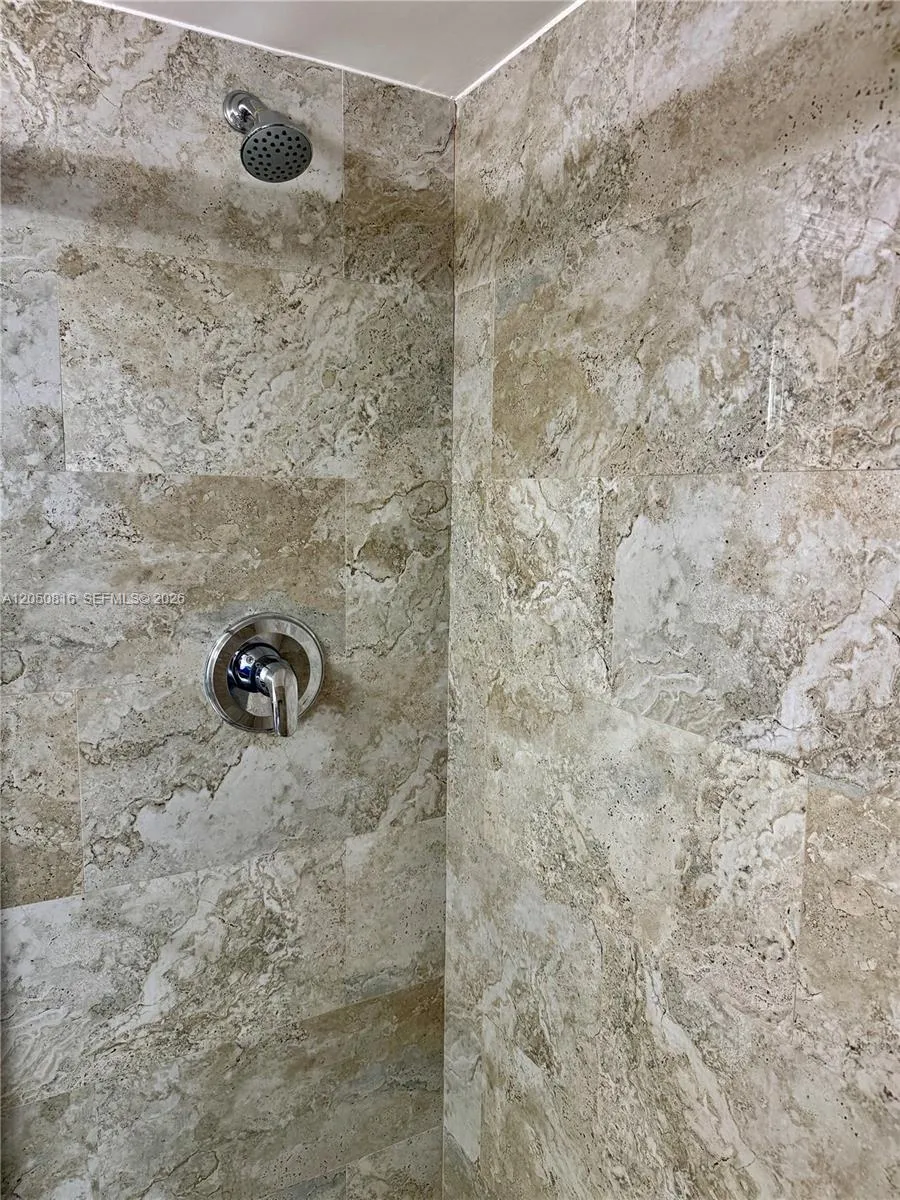2780 NE 183rd St #2012 Aventura, FL 33160