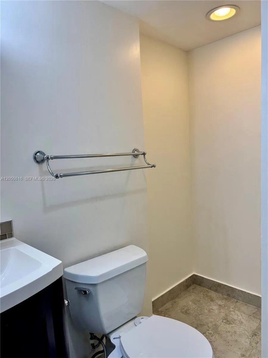 2780 NE 183rd St #2012 Aventura, FL 33160