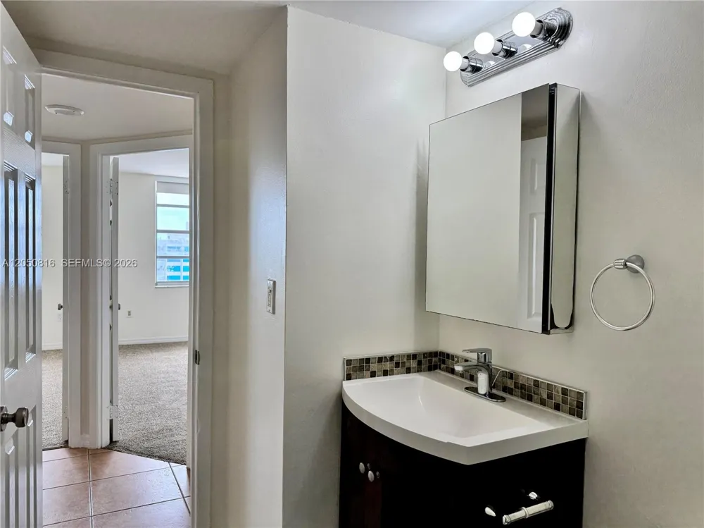 2780 NE 183rd St #2012 Aventura, FL 33160