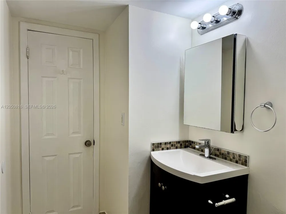 2780 NE 183rd St #2012 Aventura, FL 33160