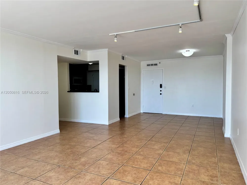 2780 NE 183rd St #2012 Aventura, FL 33160