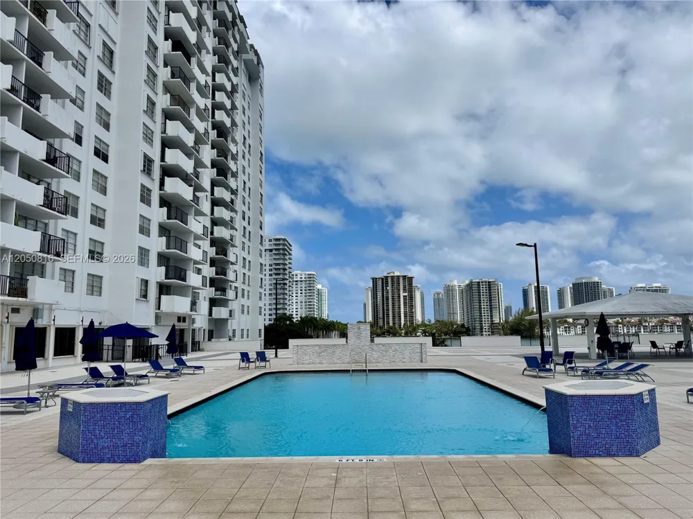 2780 NE 183rd St #2012 Aventura, FL 33160