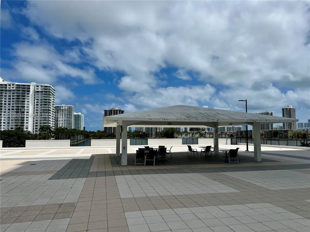 2780 NE 183rd St #2012 Aventura, FL 33160
