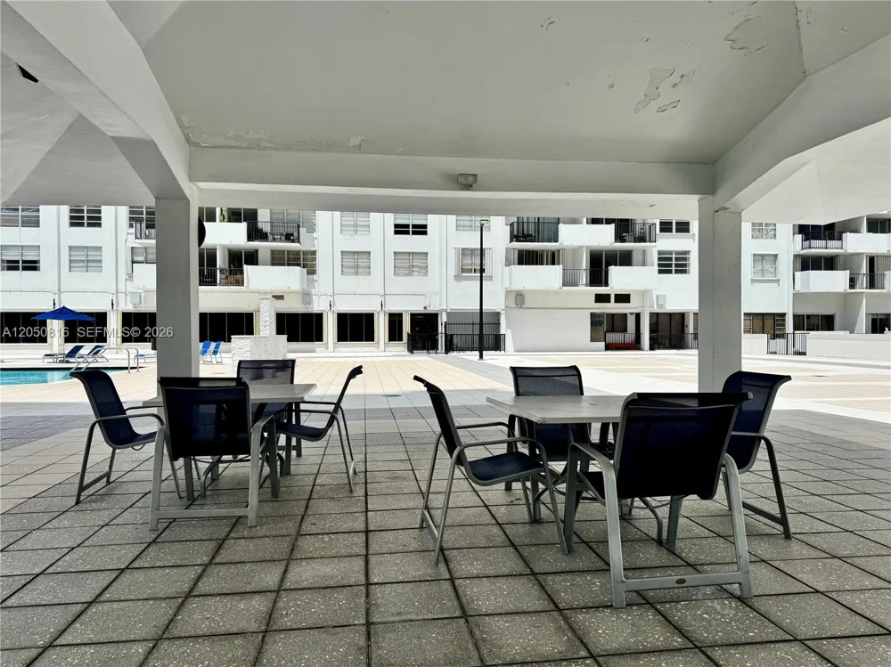 2780 NE 183rd St #2012 Aventura, FL 33160