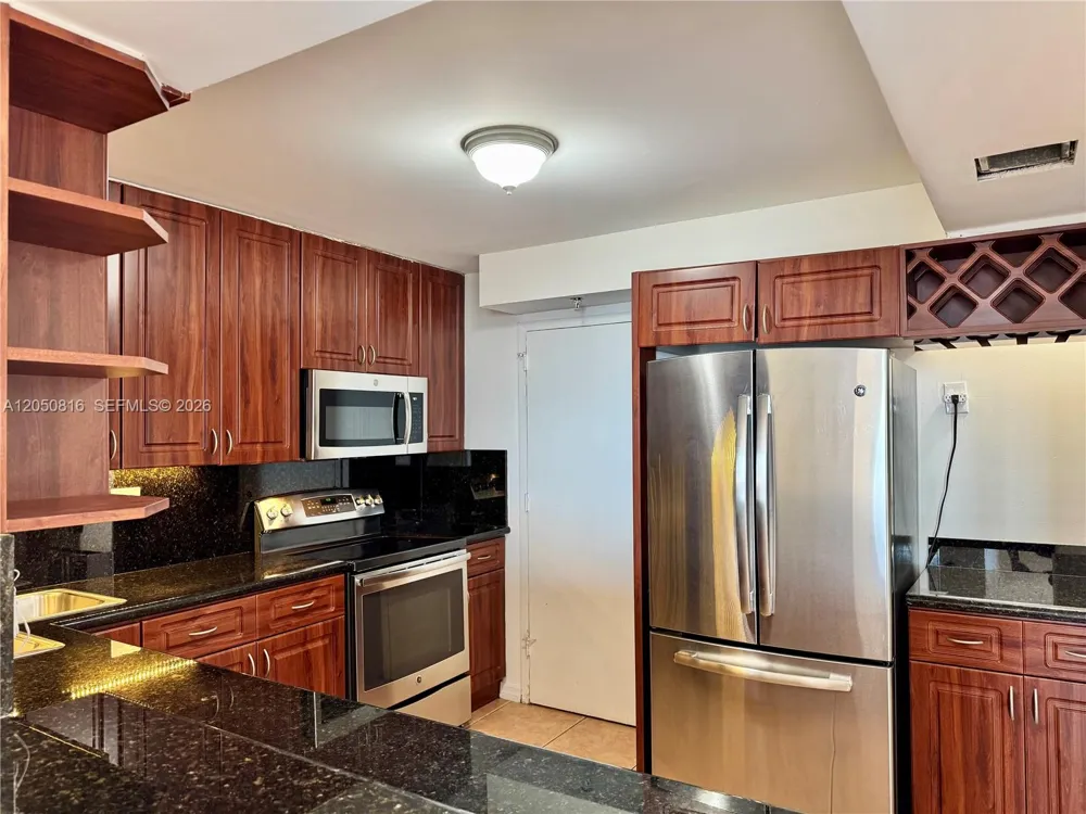 2780 NE 183rd St #2012 Aventura, FL 33160