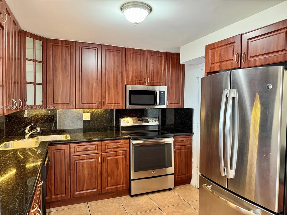 2780 NE 183rd St #2012 Aventura, FL 33160