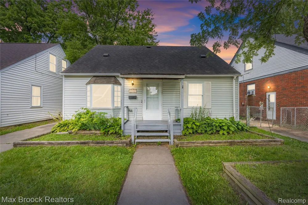 19950 Norborne Redford Charter Township, MI 48240