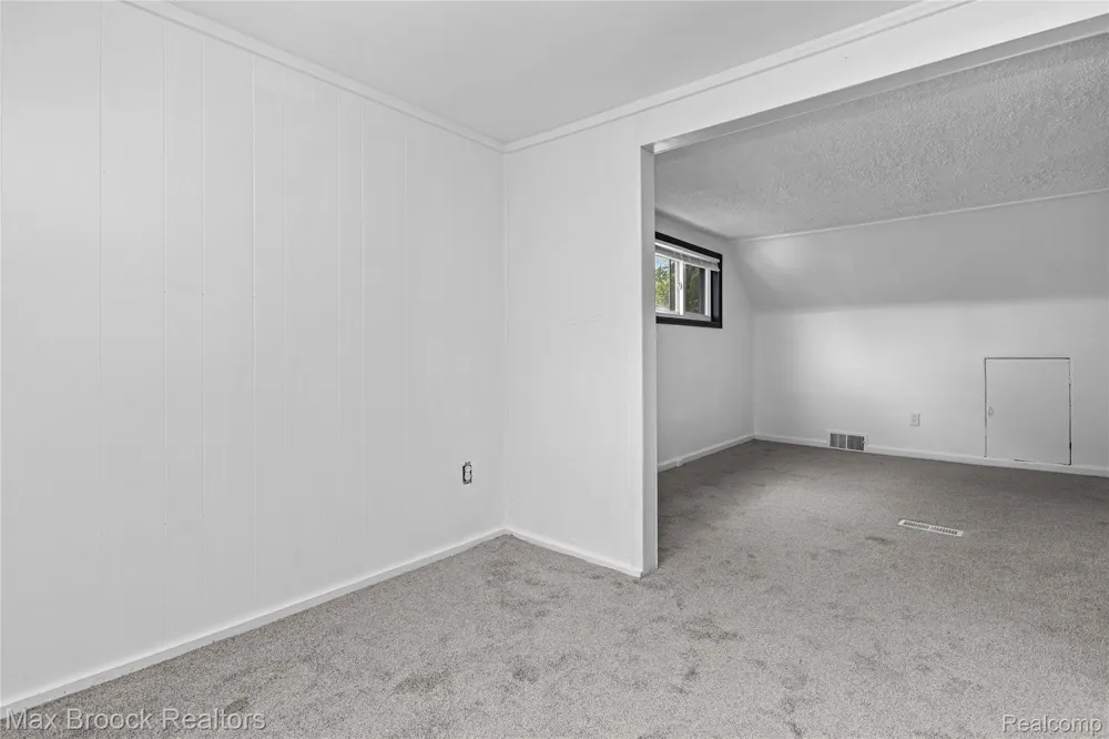 19950 Norborne Redford Charter Township, MI 48240