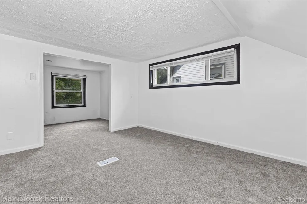 19950 Norborne Redford Charter Township, MI 48240