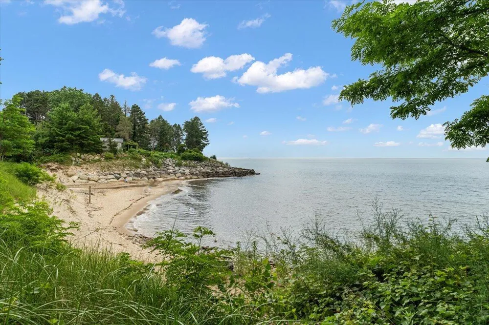 5501 Sunset Path Lincoln Charter Township, MI 49127