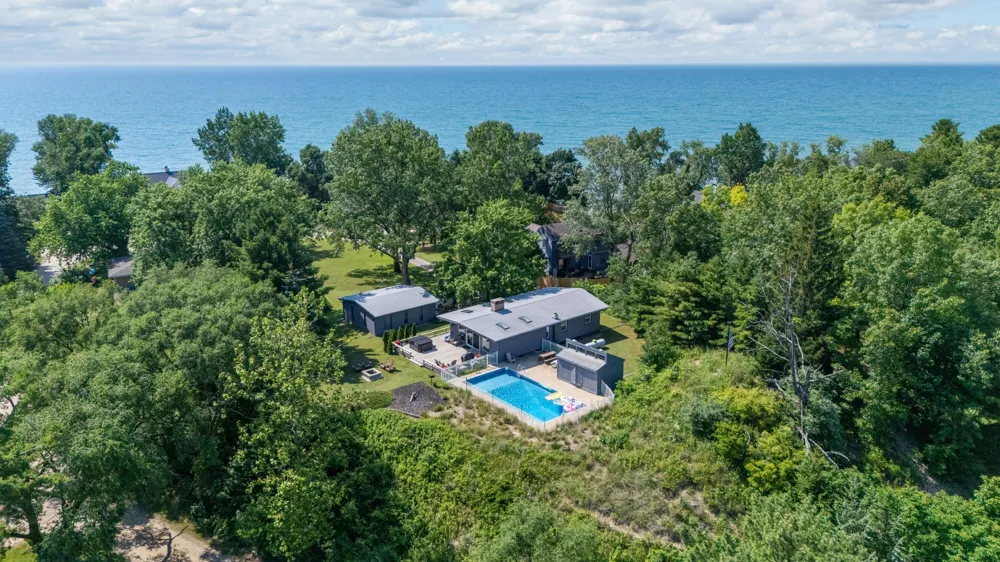 5501 Sunset Path Lincoln Charter Township, MI 49127