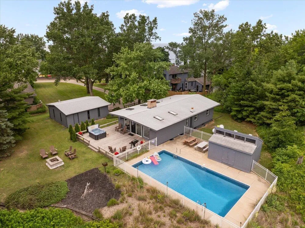 5501 Sunset Path Lincoln Charter Township, MI 49127