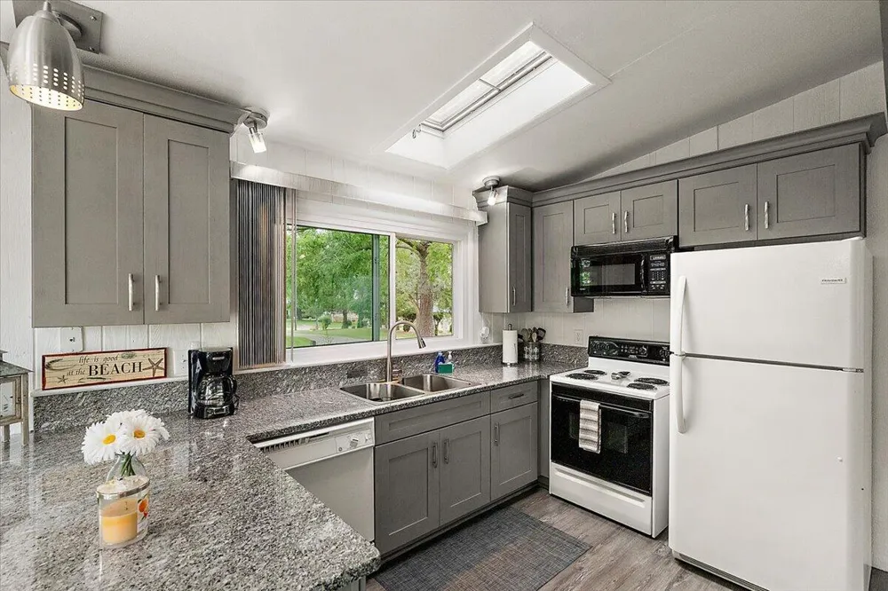 5501 Sunset Path Lincoln Charter Township, MI 49127