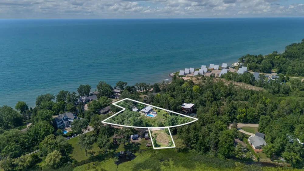 5501 Sunset Path Lincoln Charter Township, MI 49127