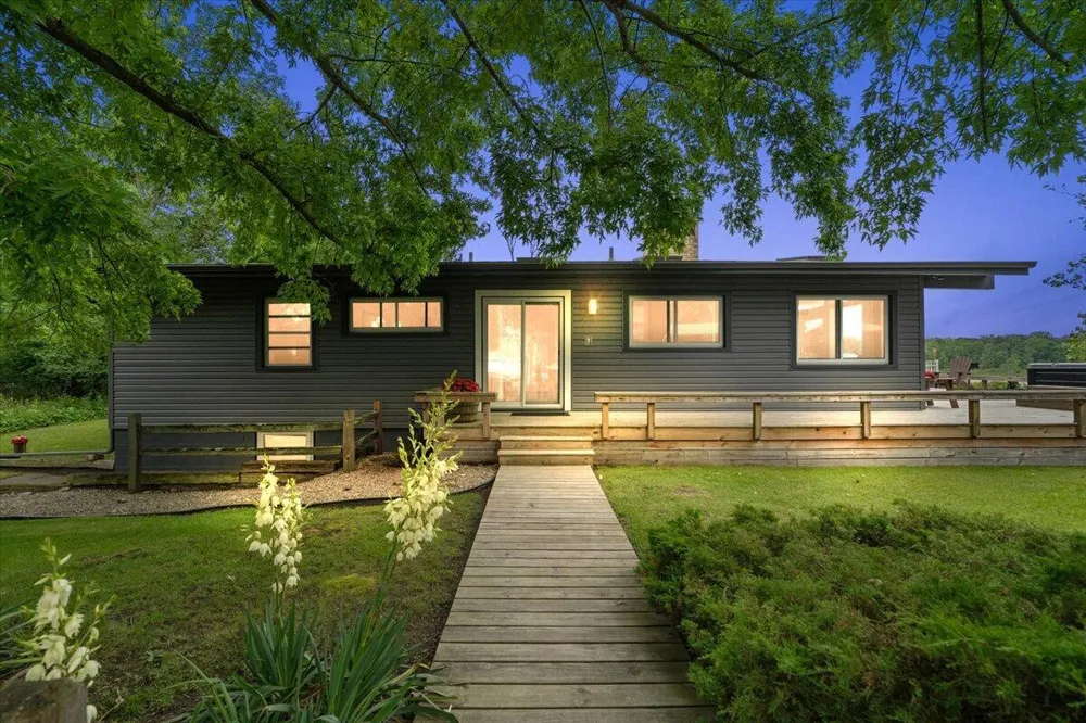 5501 Sunset Path Lincoln Charter Township, MI 49127