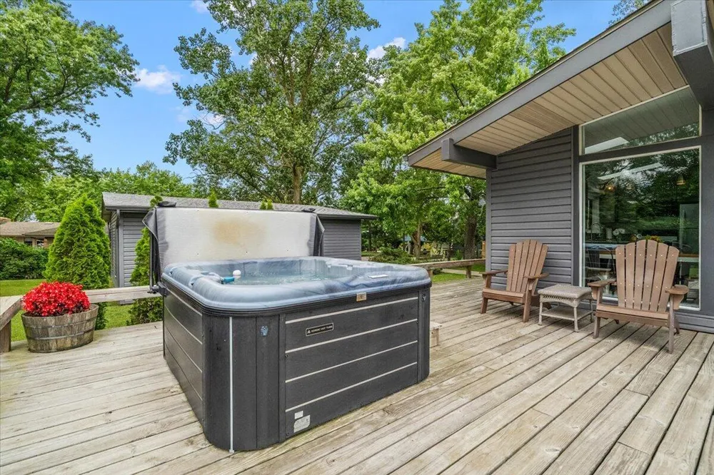 5501 Sunset Path Lincoln Charter Township, MI 49127